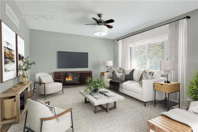 $235,000 | 1518 Southeast 15th St Place, Oak Grove, MO 64075