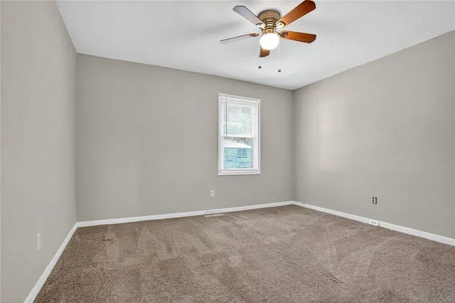 $235,000 | 1518 Southeast 15th St Place, Oak Grove, MO 64075