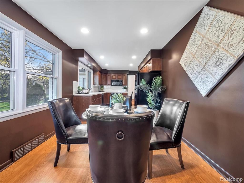 18551 Riverside Drive Beverly Hills, MI 48025 - Photo 21 of 58