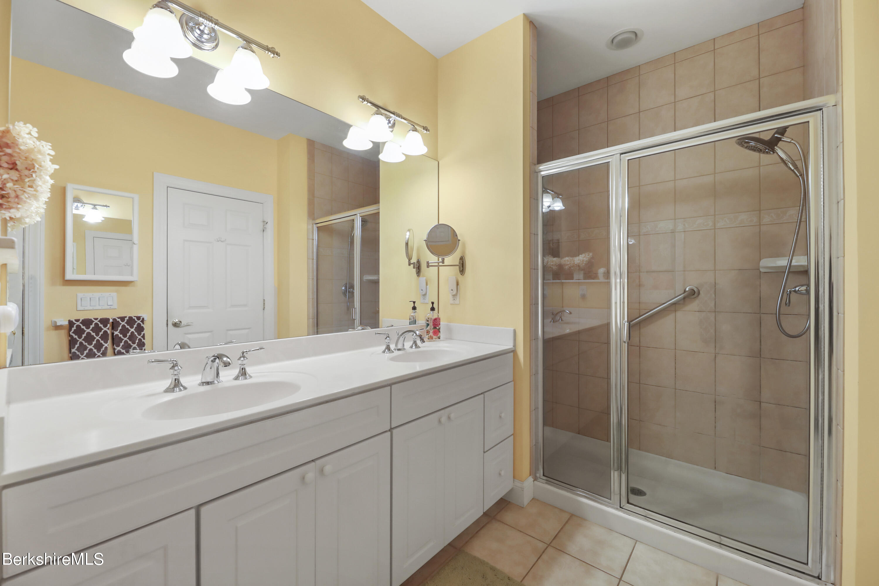 67 Alpine Trail Pittsfield, MA 01201 - Photo 14 of 40 a bathroom with a shower sink and mirror