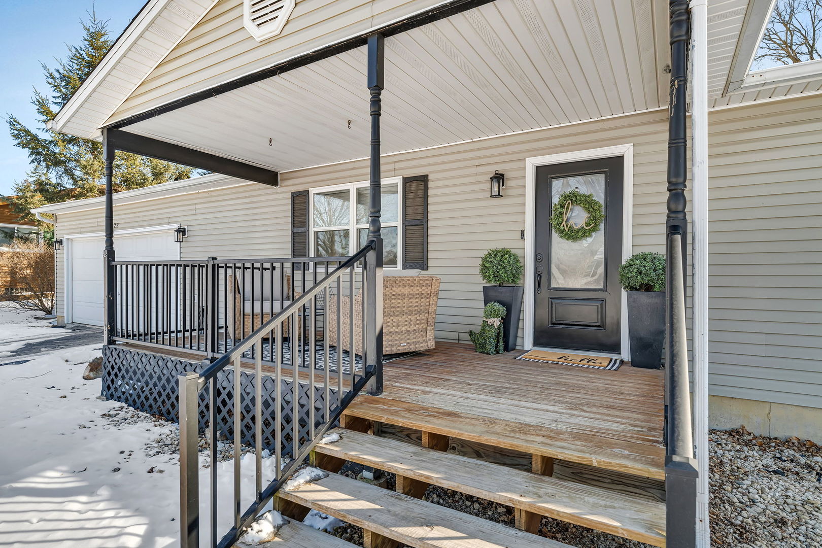 2522 East 1704th Road Ottawa, IL 61350 - Photo 3 of 32 a view of deck with patio