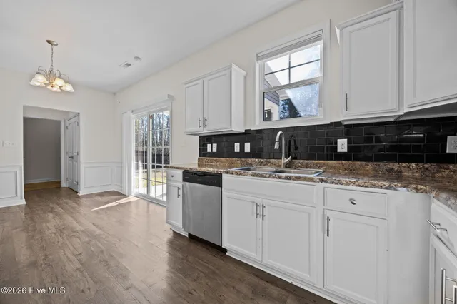 $340,000 | 712 Dexter Court, Jacksonville, NC 28546