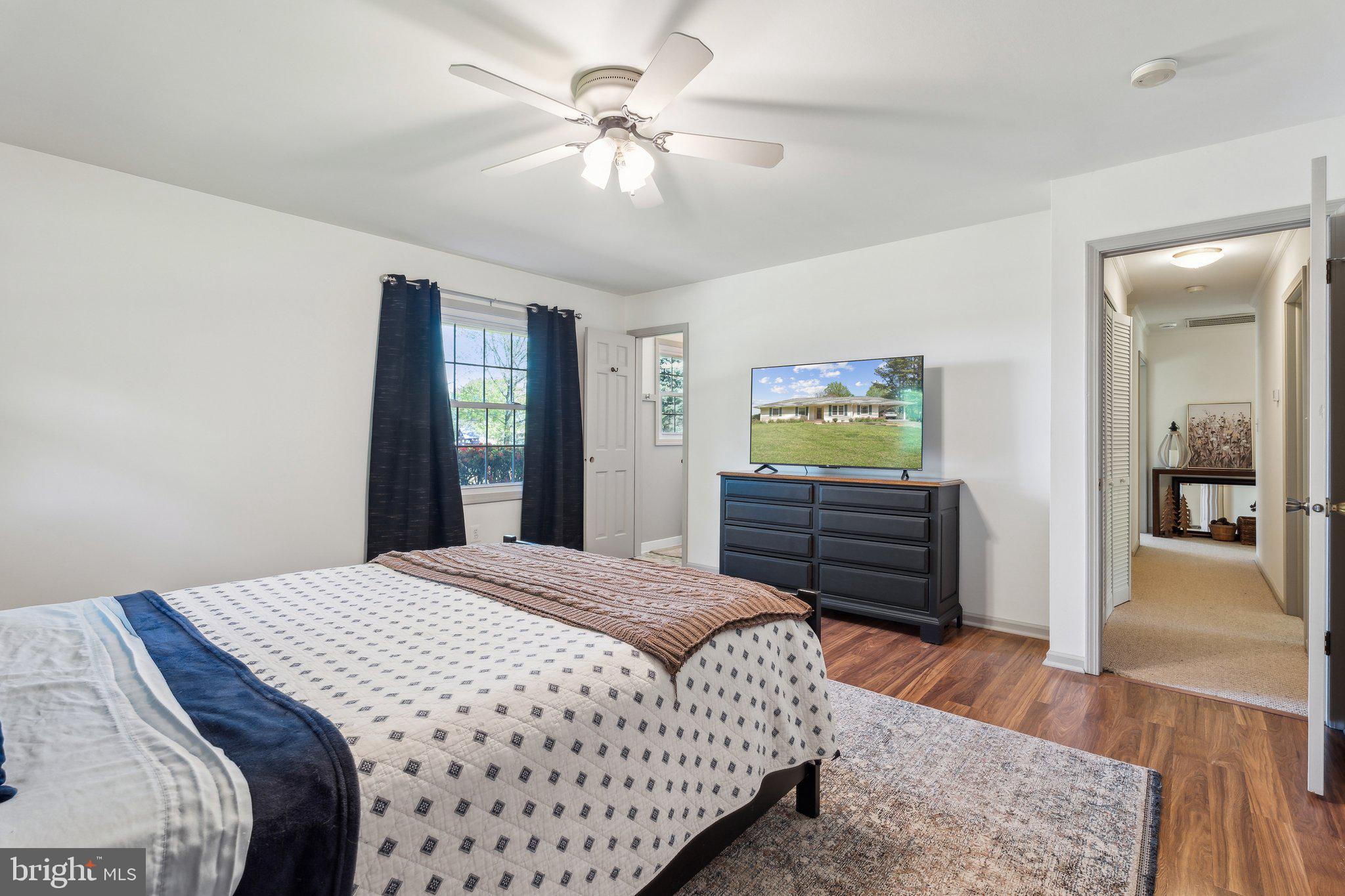 10009 Routts Hill Road Warrenton, VA 20186 - Photo 16 of 43 ..and includes and ensuite bath...
