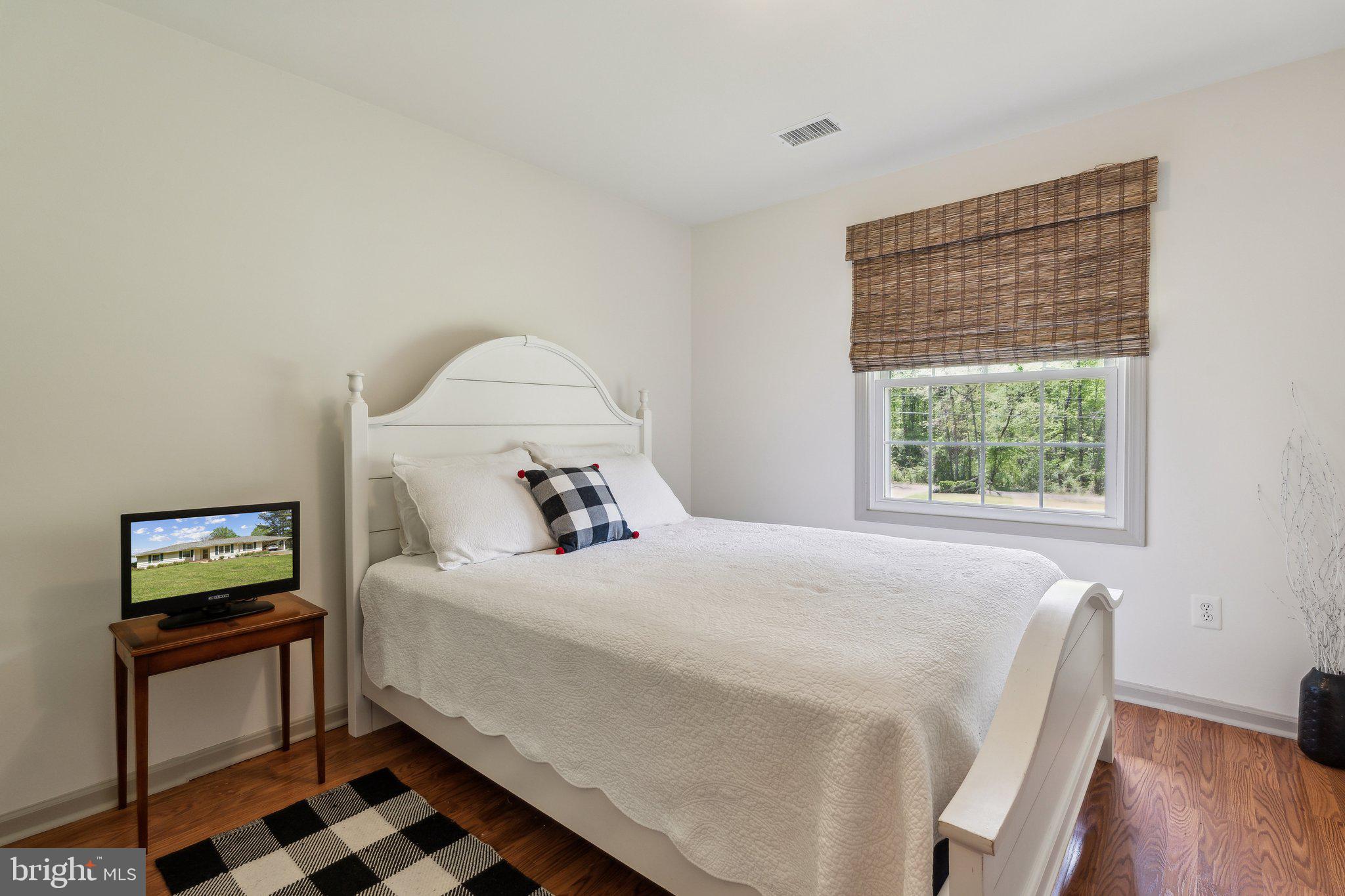 10009 Routts Hill Road Warrenton, VA 20186 - Photo 18 of 43 Secondary Bedroom with terrific views.