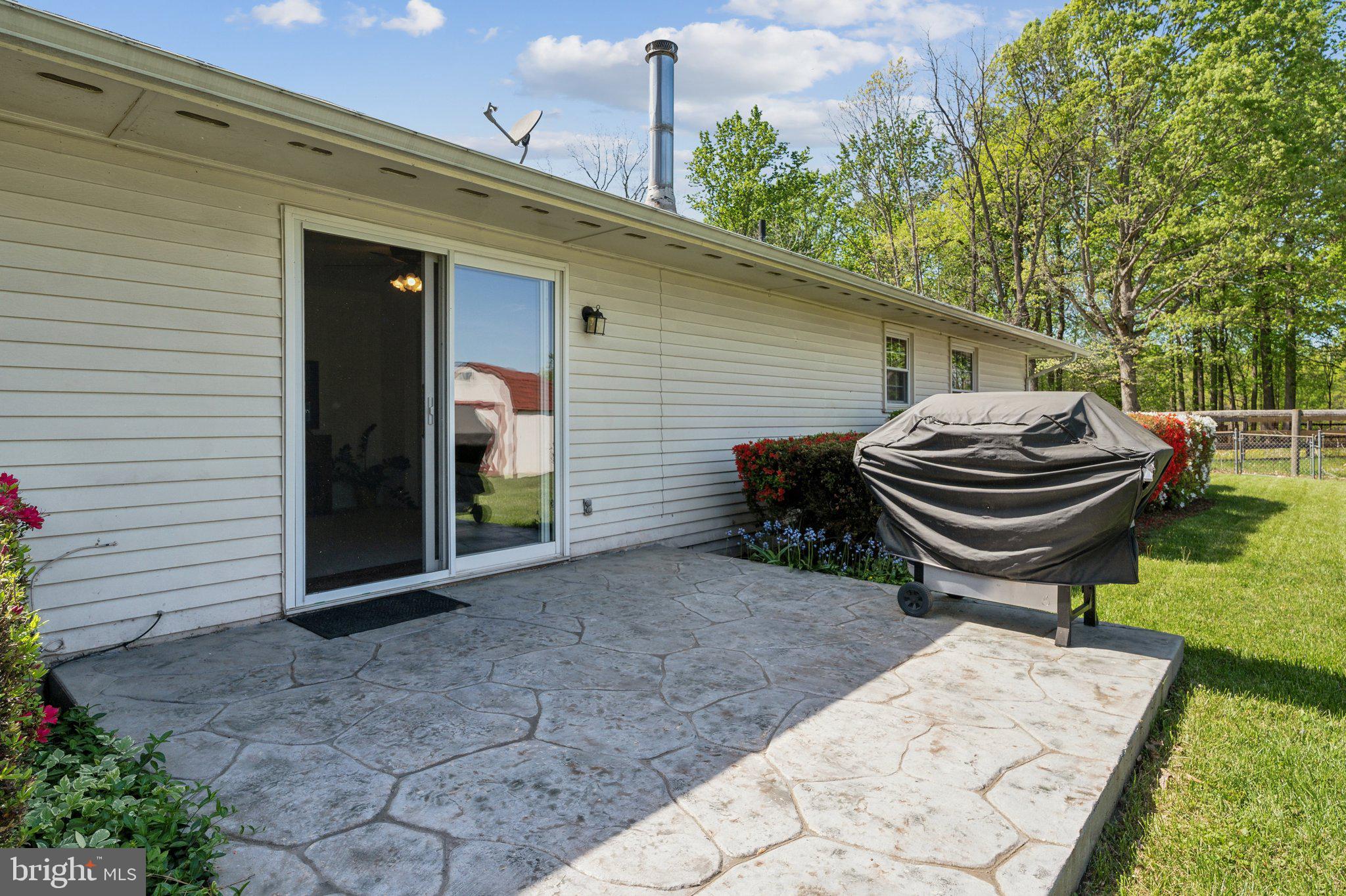10009 Routts Hill Road Warrenton, VA 20186 - Photo 30 of 43 ...is perfect for grilling!