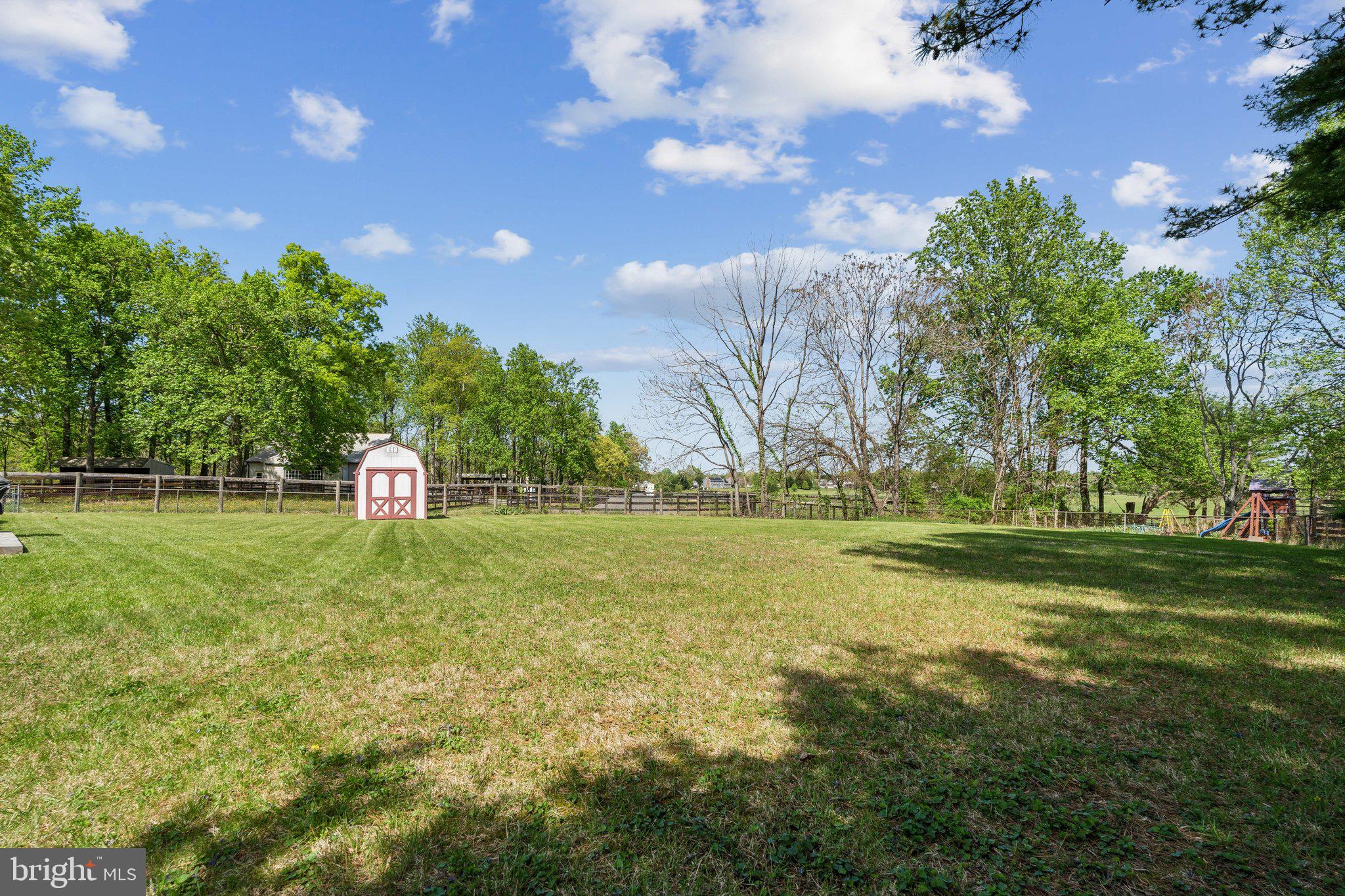 10009 Routts Hill Road Warrenton, VA 20186 - Photo 33 of 43 SO MUCH ROOM!