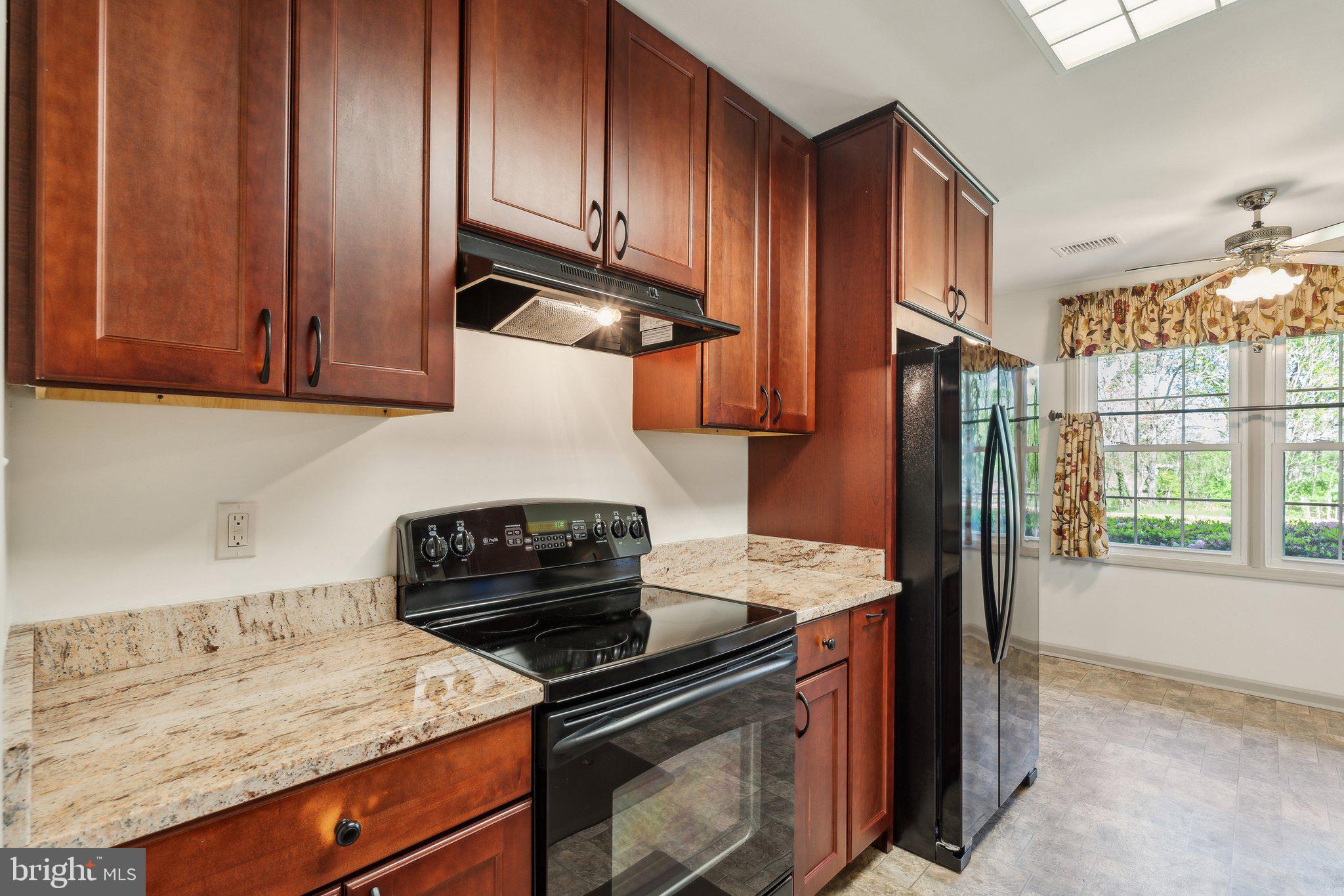 10009 Routts Hill Road Warrenton, VA 20186 - Photo 8 of 43 Beautifully upgraded kitchen includes...