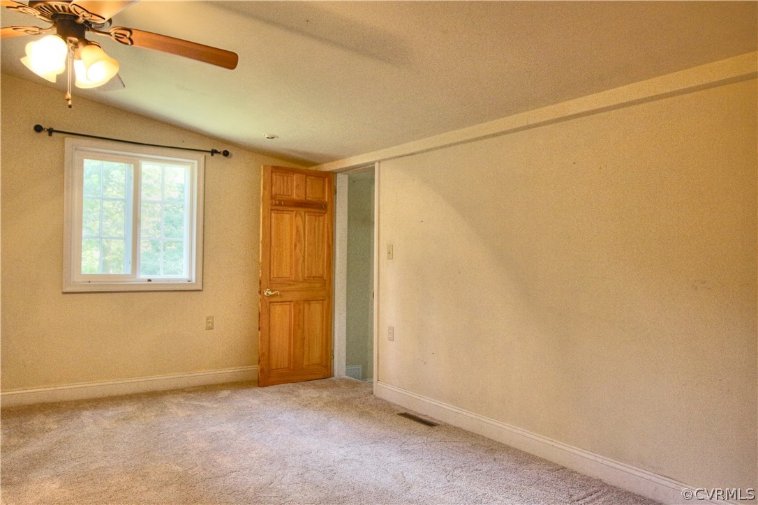 258 East Richmond Road Richmond, VA 23223 - Photo 22 of 40 an empty room with windows and closet