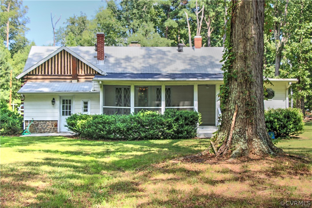 258 East Richmond Road Richmond, VA 23223 - Photo 33 of 40 a front view of a house with a yard