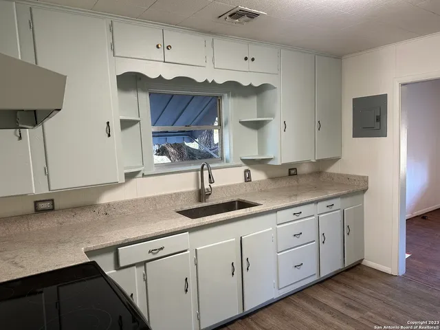 $1,700 | 502 Cypress Street, Bandera, TX 78003