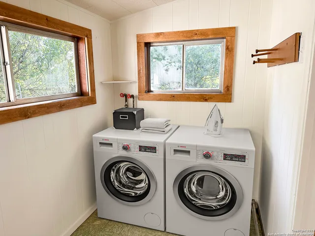 $1,700 | 502 Cypress Street, Bandera, TX 78003