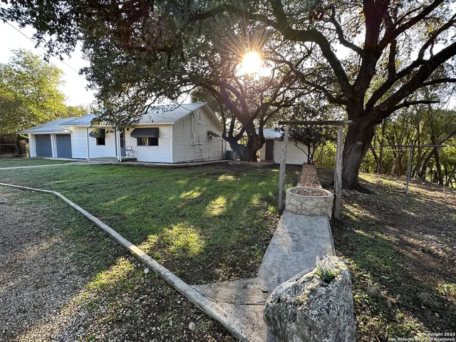 $1,700 | 502 Cypress Street, Bandera, TX 78003