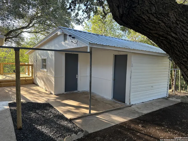 $1,700 | 502 Cypress Street, Bandera, TX 78003