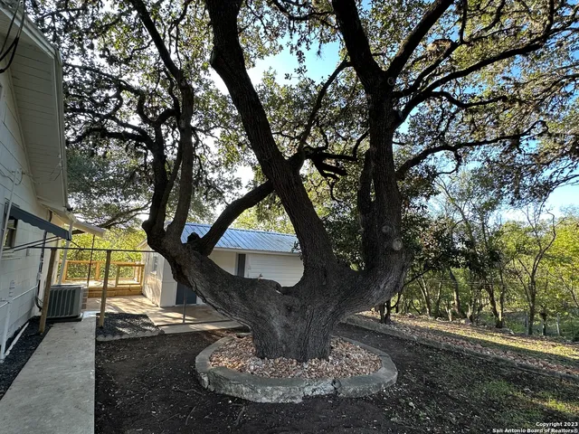 $1,700 | 502 Cypress Street, Bandera, TX 78003