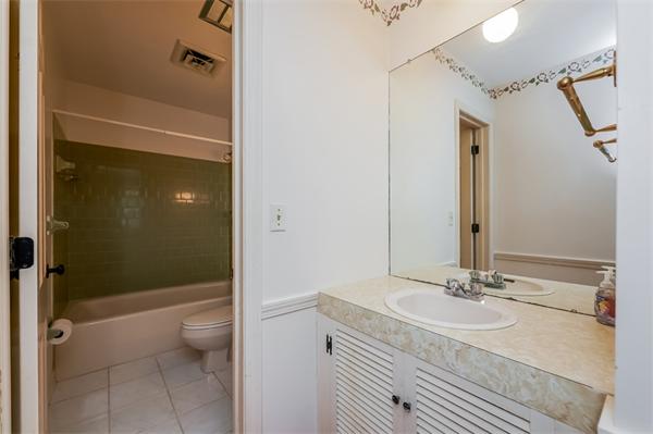 1243-1245 Edgell Road Framingham, MA 01701 - Photo 17 of 28 Gallery Image 17