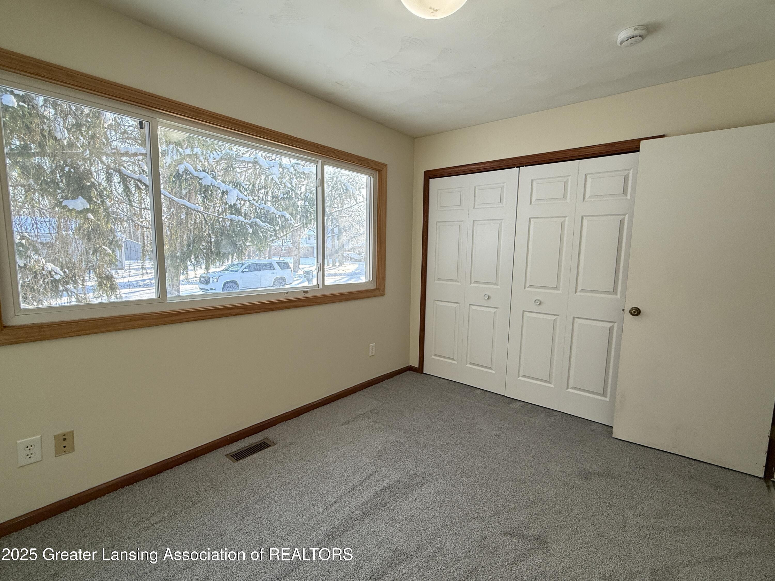 6820 Richard Road Lansing, MI 48911 - Photo 15 of 17 20251202_093525984_0.5