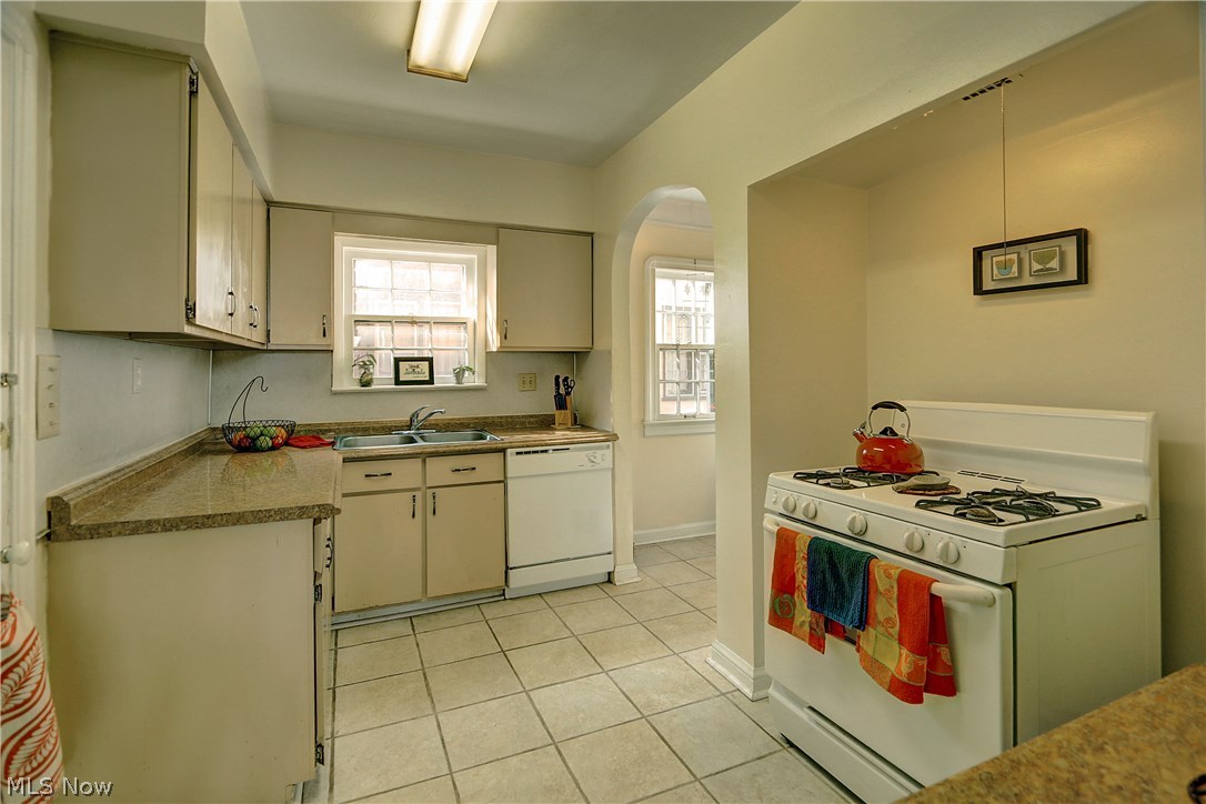 3697 Winchell Road Beachwood, OH 44122 - Photo 8 of 22 First floor kitchen