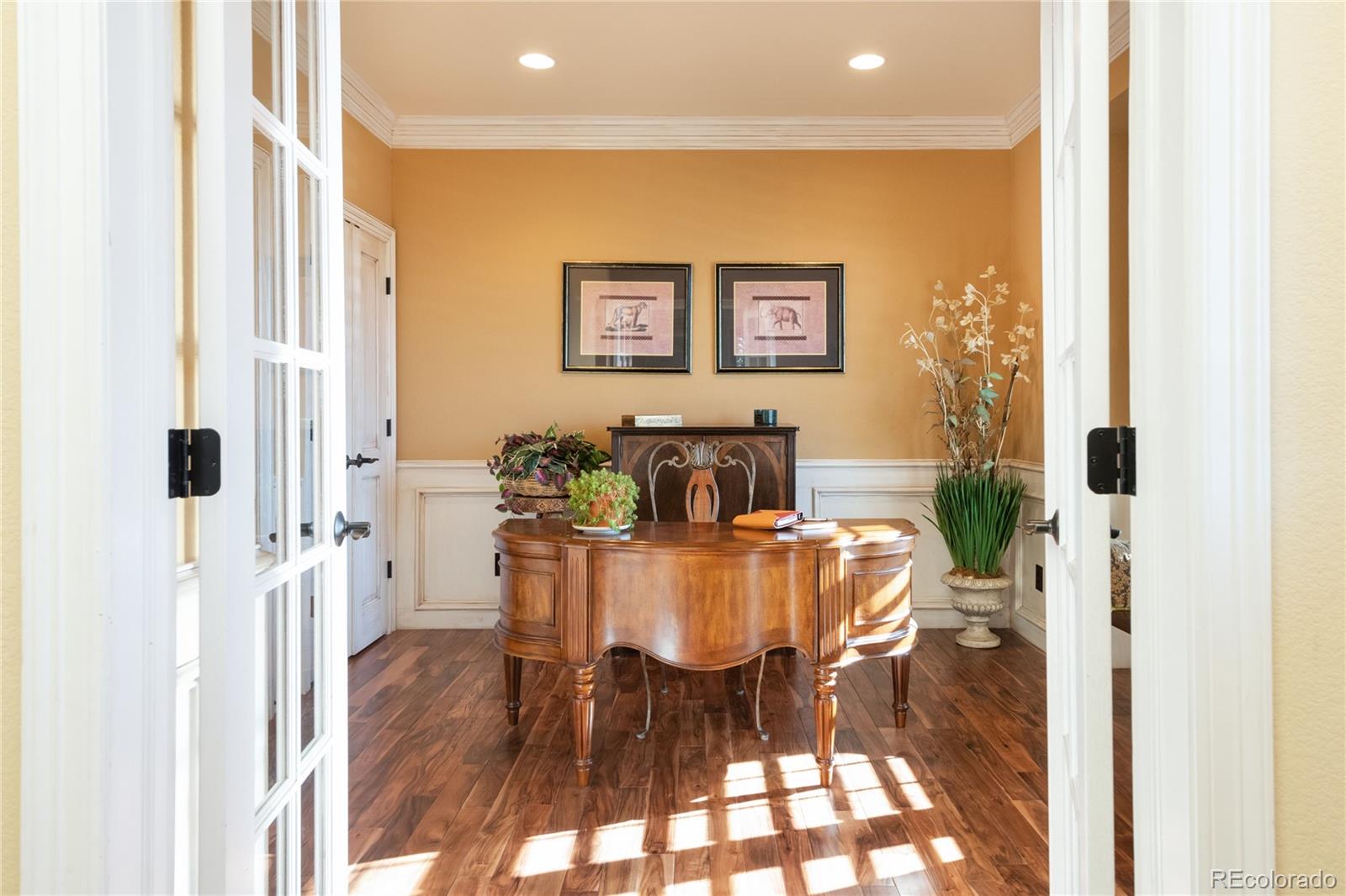 943 Rutherford Way Highlands Ranch, CO 80126 - Photo 6 of 40 Gallery Image 6
