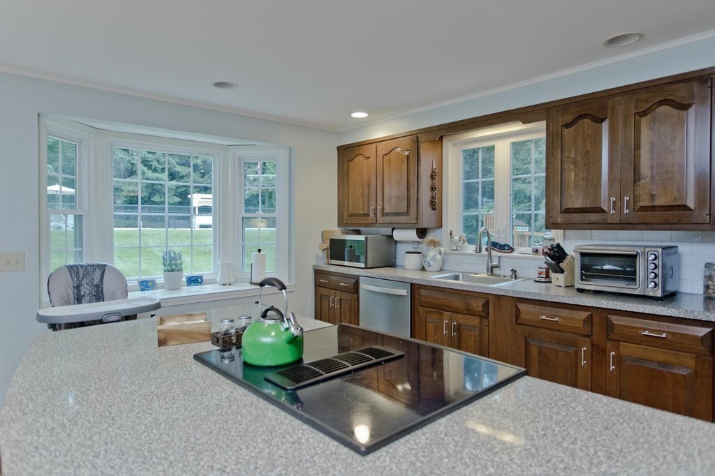 11 Branch Road Wilbraham, MA 01095 - Photo 6 of 42 Gallery Image 6