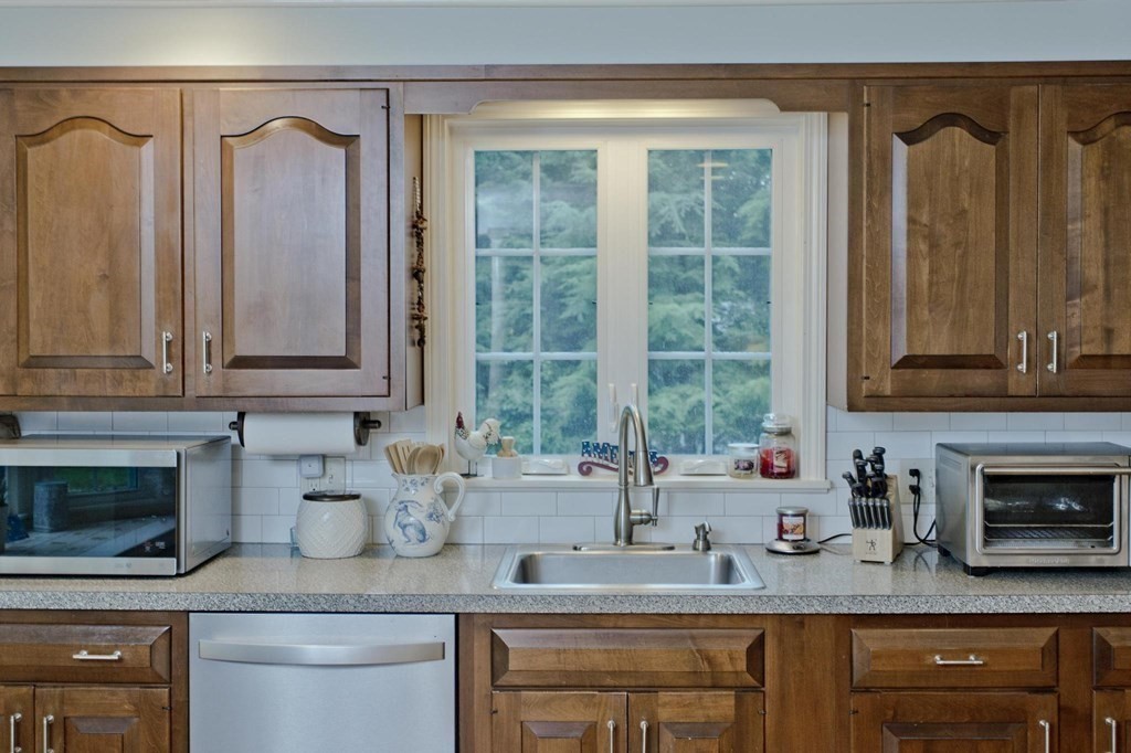 11 Branch Road Wilbraham, MA 01095 - Photo 7 of 42 Gallery Image 7