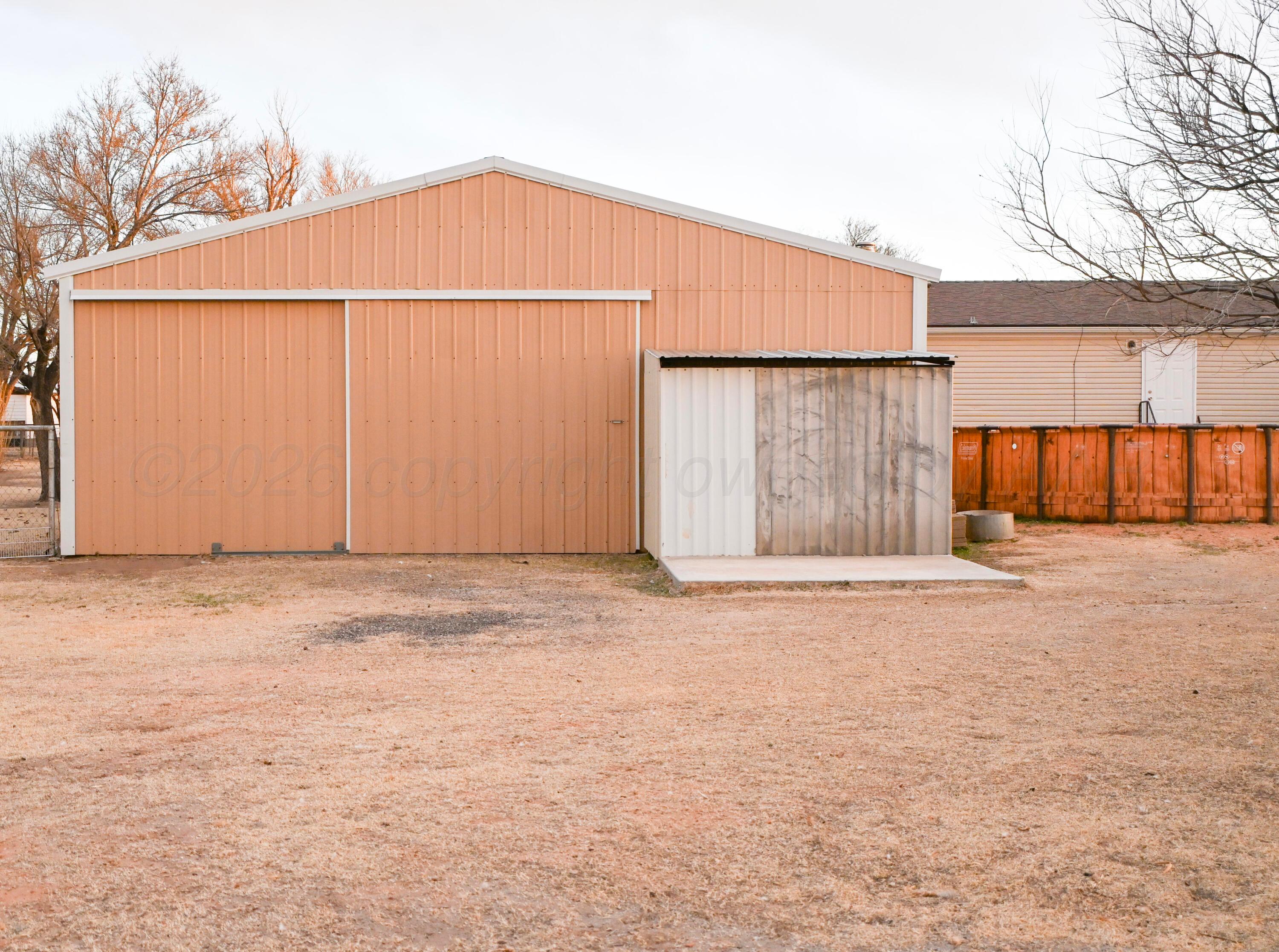 314 Cactus Road Borger, TX 79007 - Photo 26 of 28 a view of outdoor space with a house