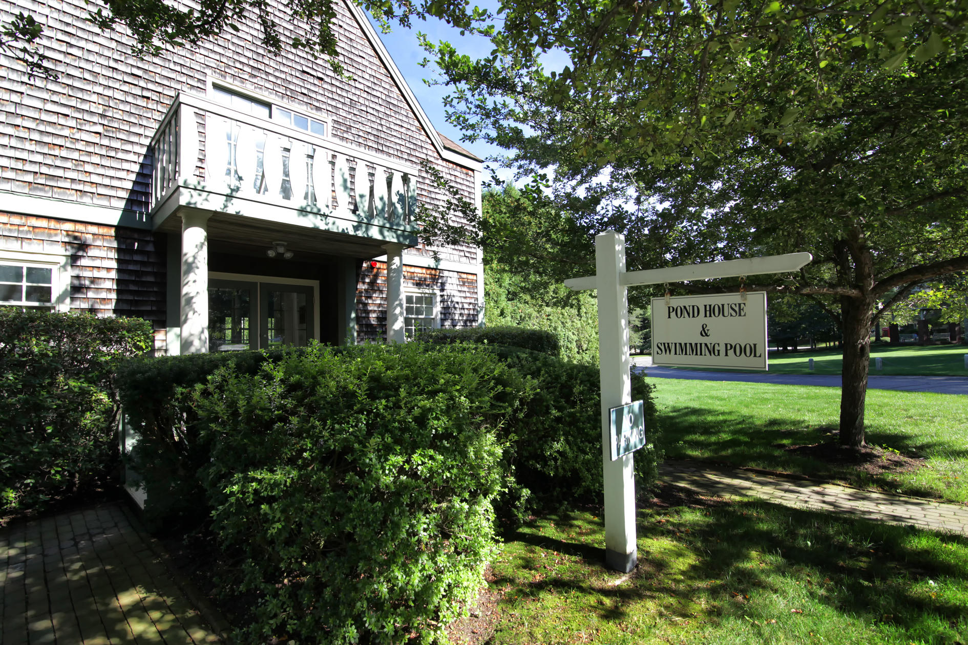 22 Stratford Ridge Mashpee, MA 02649 - Photo 30 of 35 a house view with a garden space