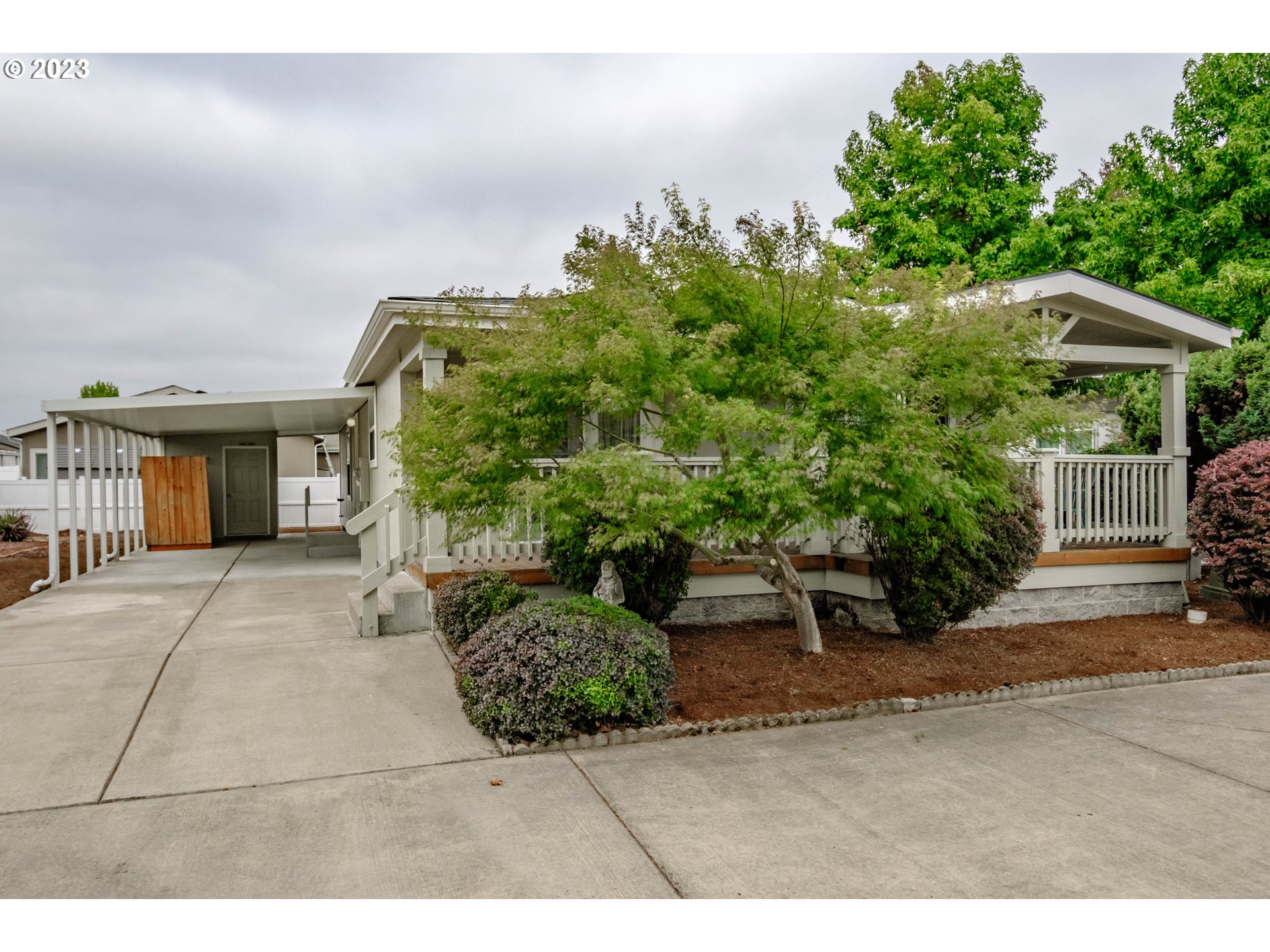 2434 Maia Loop Springfield, OR 97477 - Photo 33 of 36 a view of outdoor space and yard