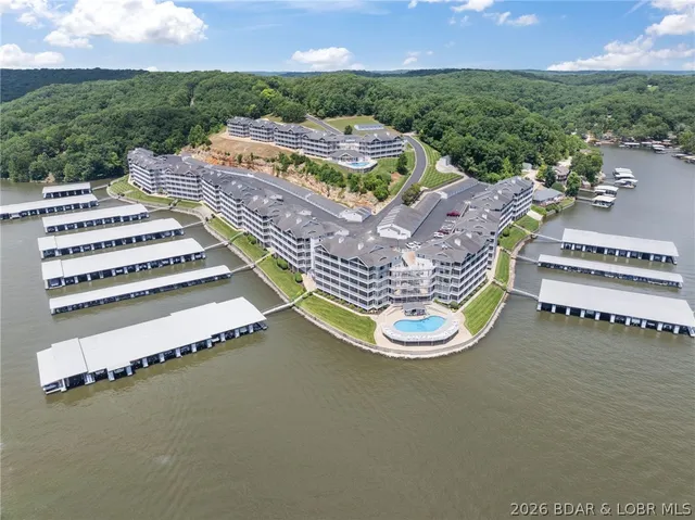 $464,900 | 52 Summer Pl Court, Unit 3B, Camdenton, MO 65020