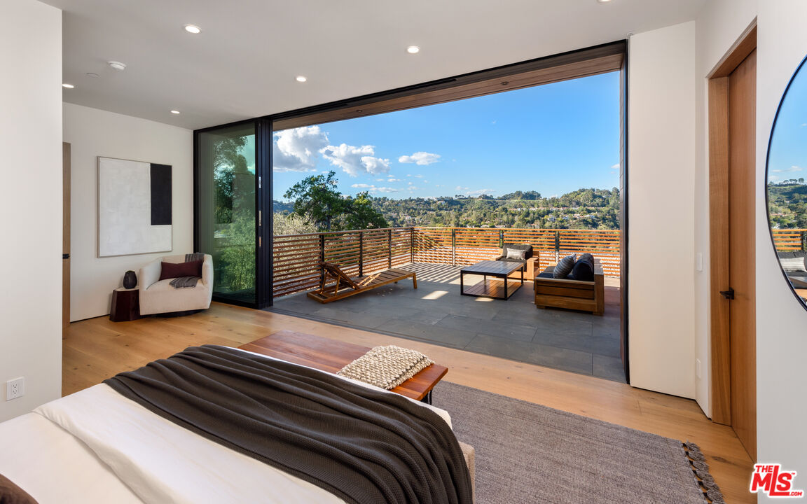 9705 Oak Pass Road Beverly Hills, CA 90210 - Photo 16 of 35 Gallery Image 16