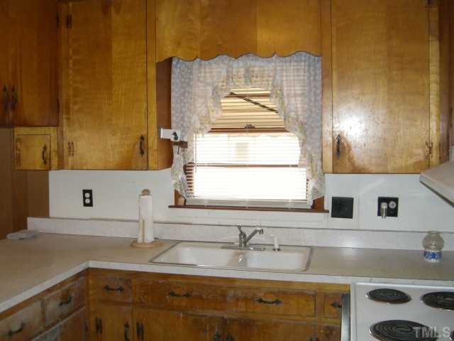 2994 Old Stage Road South Erwin, NC 28339 - Photo 6 of 12 Cabinets have been Cleaned since this photo. Solid Wood Cabinetry, Sweet Over the Sink Window!