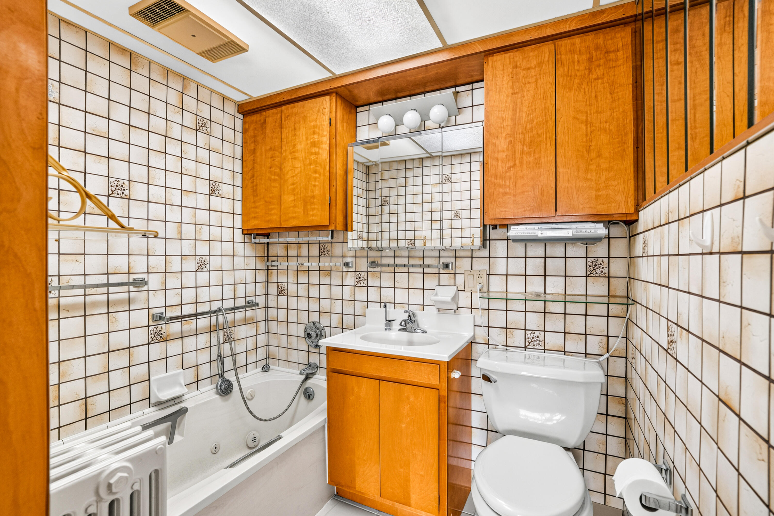3616 North Newman Road, Unit 3618 Caledonia, WI 53406 - Photo 15 of 25 Full Bath