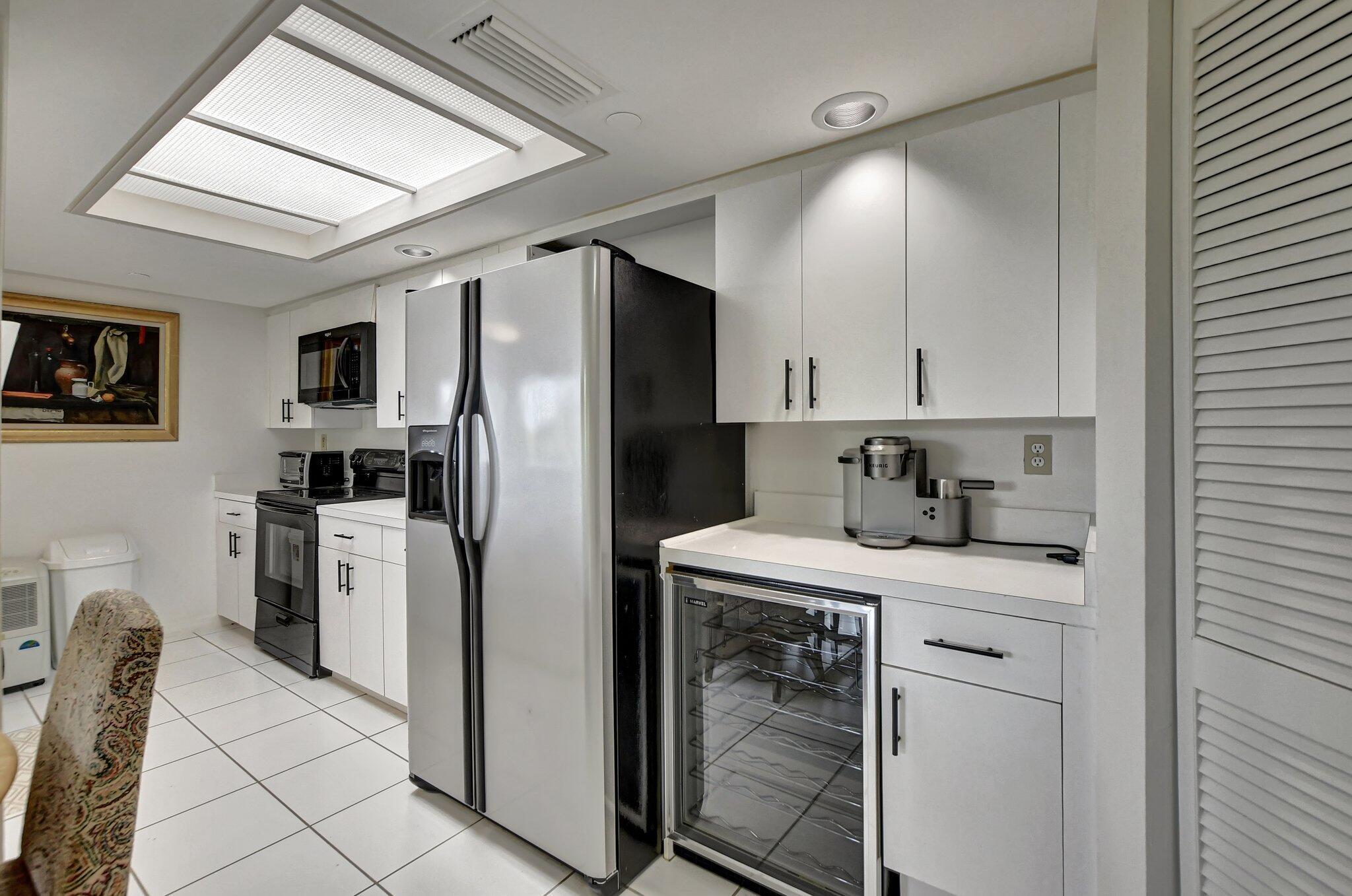 100 Southeast 5th Avenue, Unit 504 Boca Raton, FL 33432 - Photo 15 of 59 Kitchen