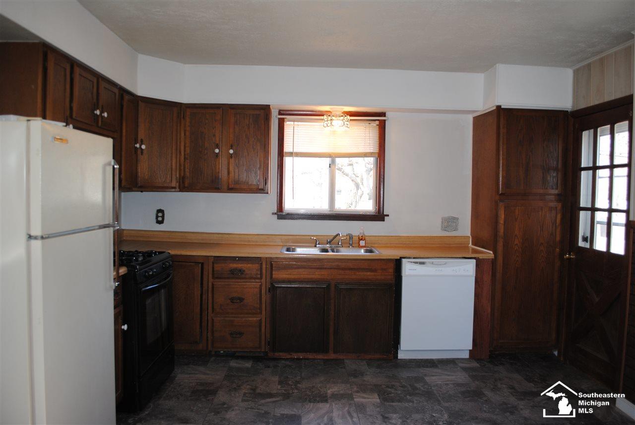 774 Rambow Drive Monroe, MI 48161 - Photo 5 of 28 50036785-4.JPG