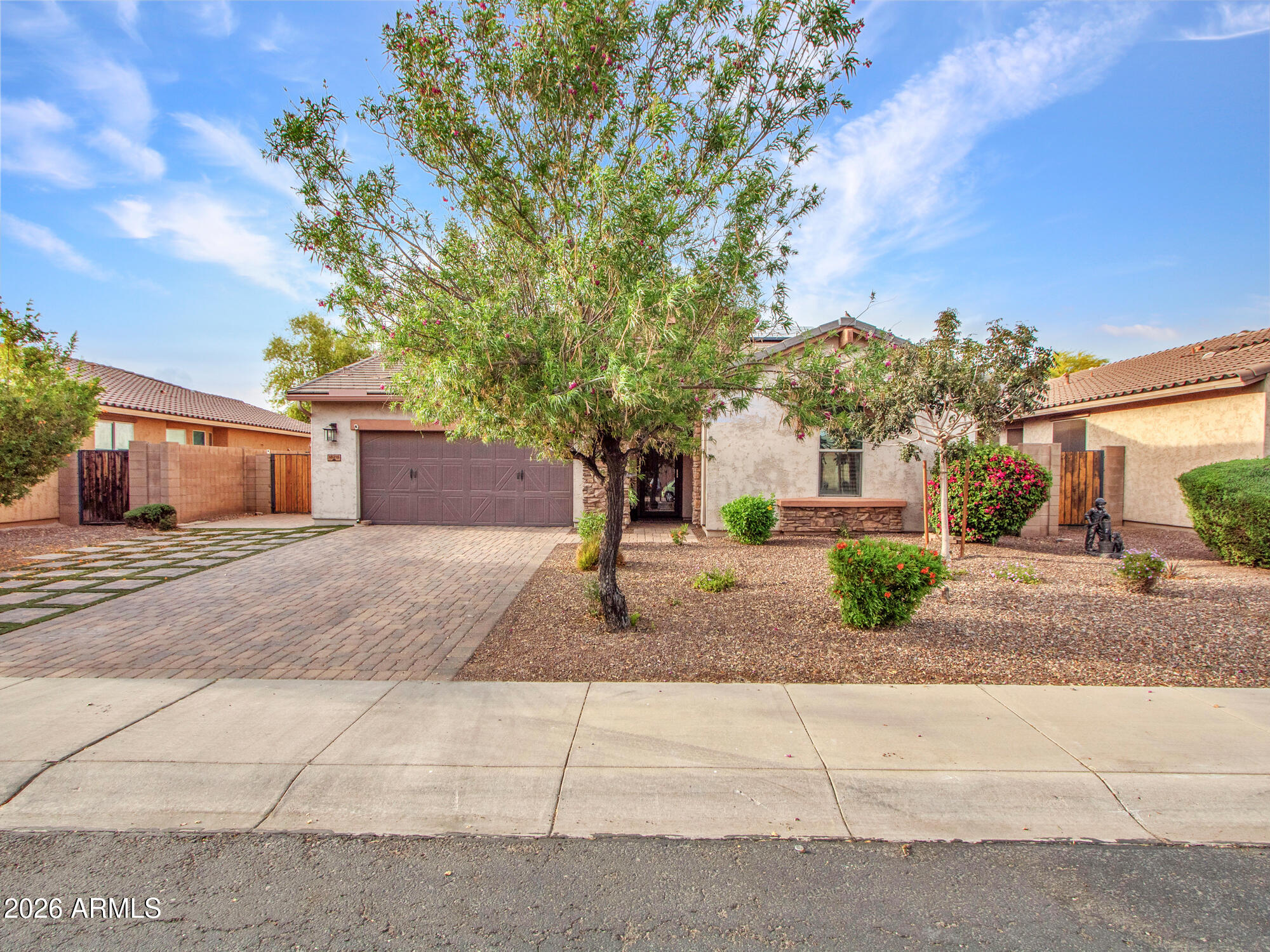 18216 West Montecito Avenue Goodyear, AZ 85395 - Photo 6 of 26 01-Front--(1)