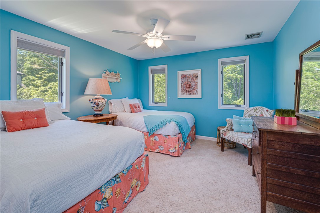 39 Brenton Road Newport, RI 02840 - Photo 20 of 40 2 of 5 bedrooms -2 queens