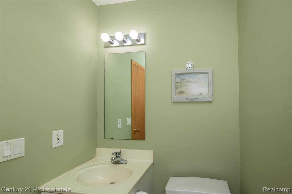 6591 Windiate Road Clarkston, MI 48346 - Photo 29 of 44
