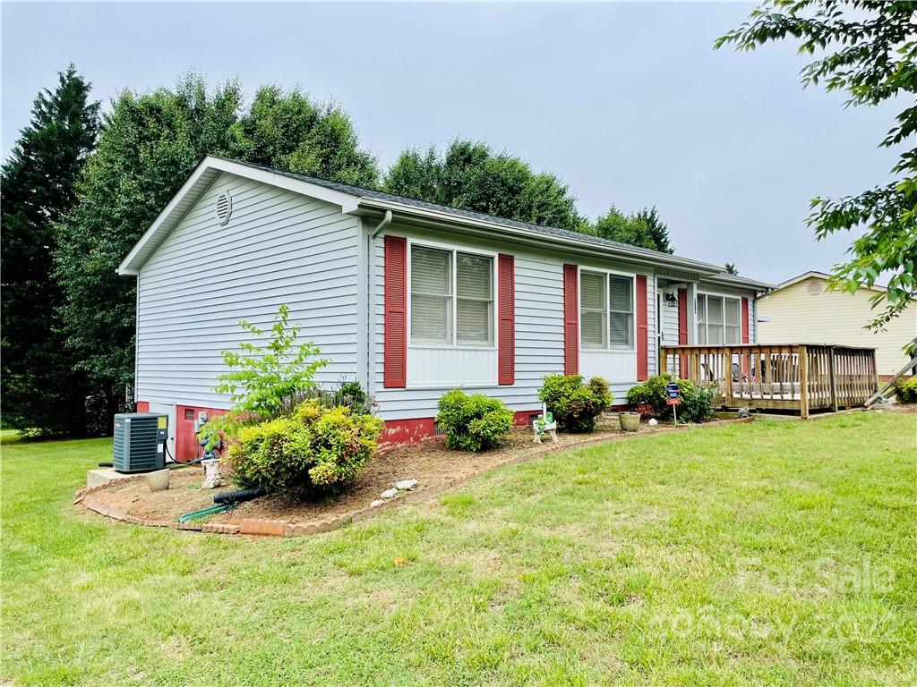 412 Millsaps Road Statesville, NC 28625 - Photo 4 of 25 Gallery Image 4
