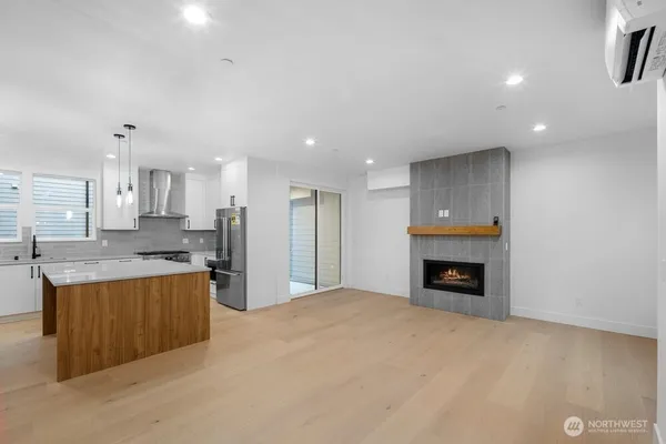 $1,179,990 | 695 Northwest Locust Street, Issaquah, WA 98027