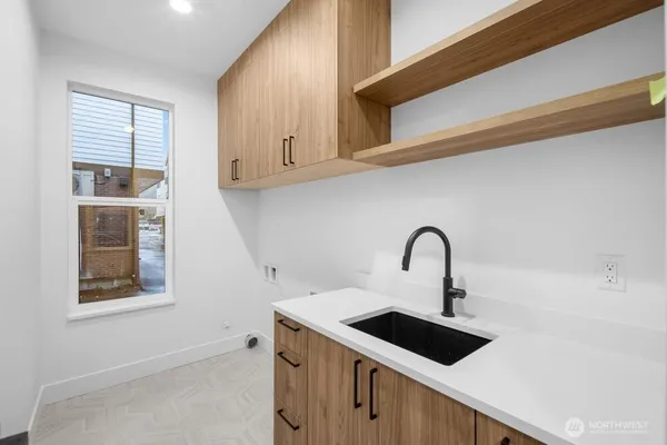 $1,179,990 | 695 Northwest Locust Street, Issaquah, WA 98027