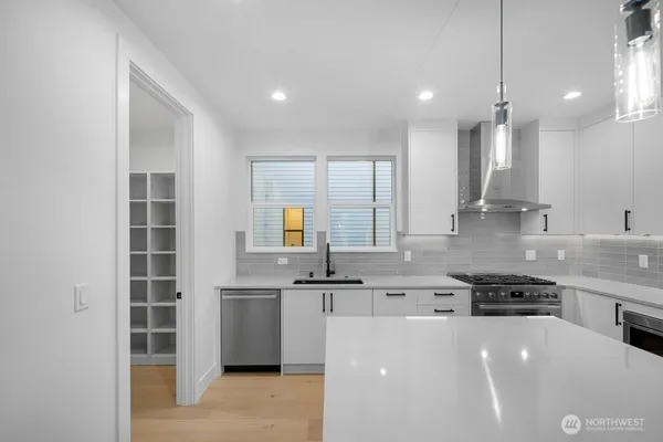 $1,179,990 | 695 Northwest Locust Street, Issaquah, WA 98027