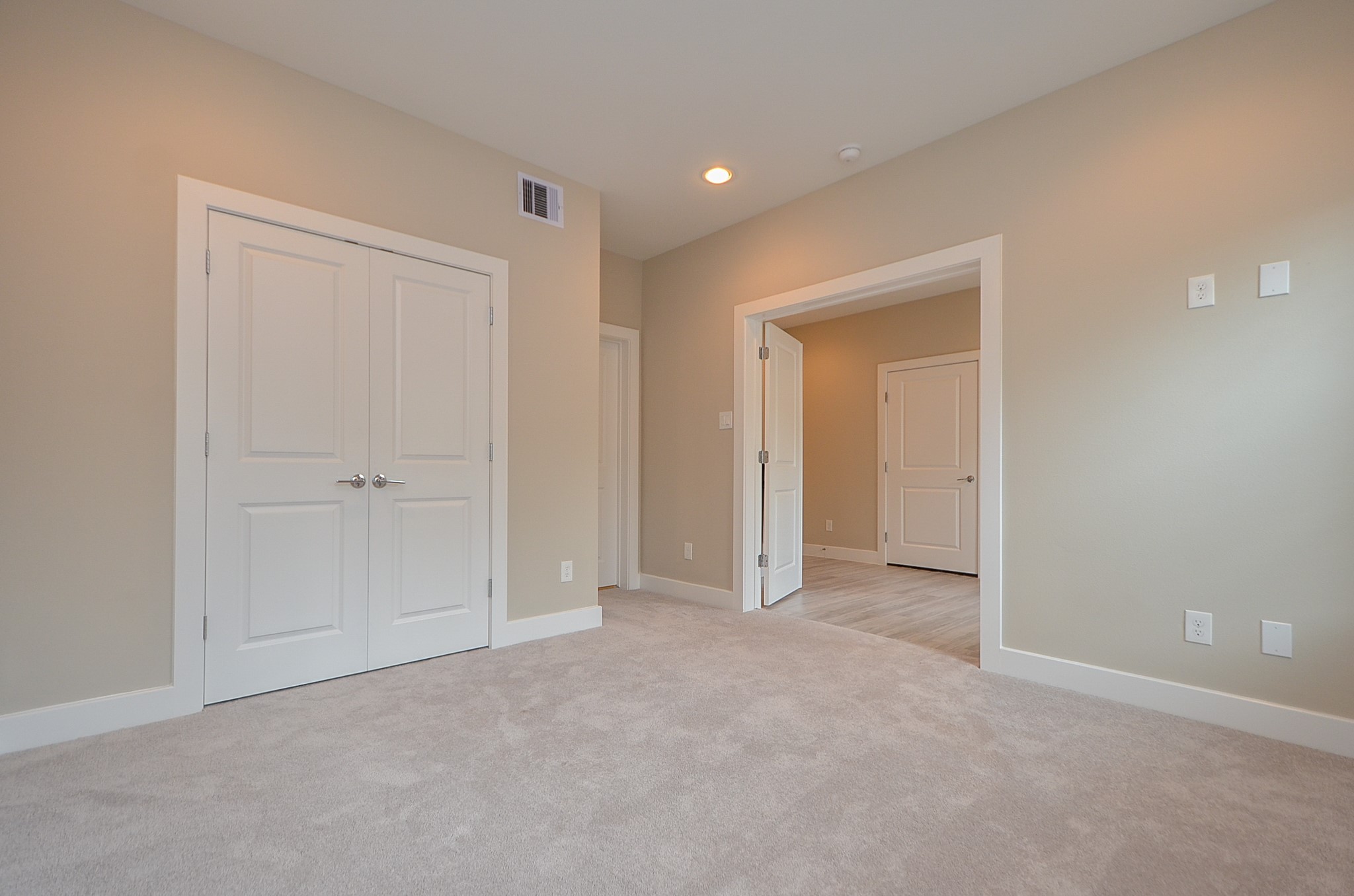 1818 Bonner Street Houston, TX 77007 - Photo 22 of 26 a view of an empty room and closet area