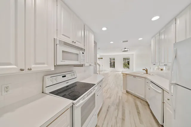 $3,400 | 351 Legare Court, Jupiter, FL 33458