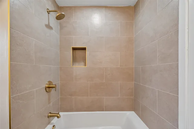 $310,000 | 826 Halewood Drive, Houston, TX 77062