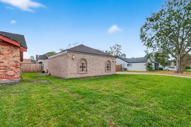 $310,000 | 826 Halewood Drive, Houston, TX 77062