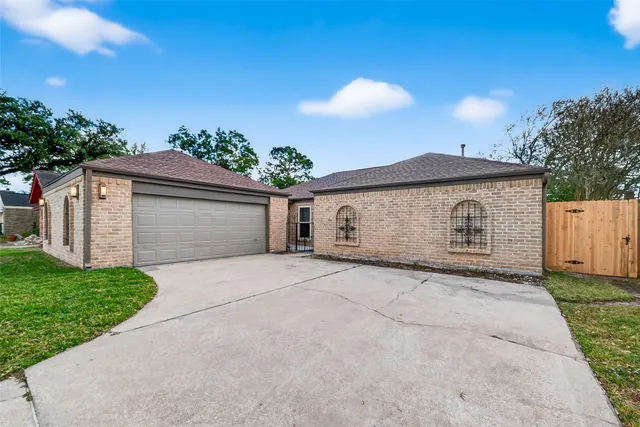 $310,000 | 826 Halewood Drive, Houston, TX 77062