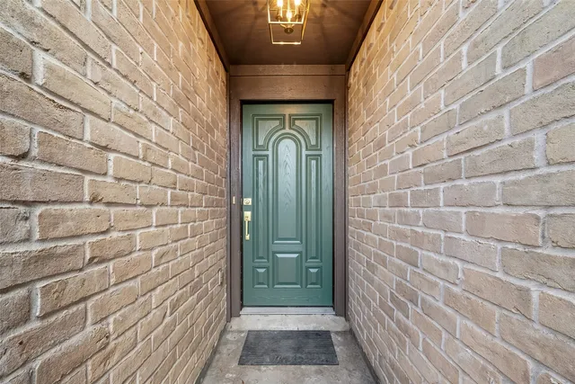 $310,000 | 826 Halewood Drive, Houston, TX 77062