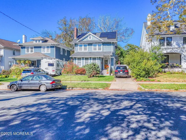 a view of house with outdoor space and porch
