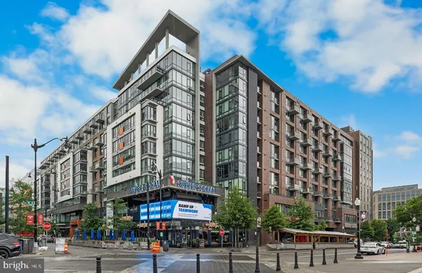 $2,300 | 70 N Street Southeast, Unit N912, Washington, DC 20003