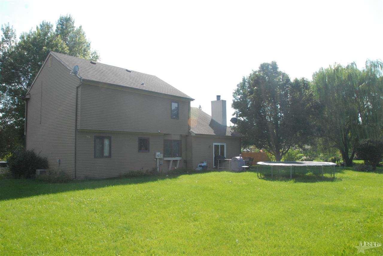 4303 Locust Spring Place Fort Wayne, IN 46804 - Photo 2 of 23 Gallery Image 2