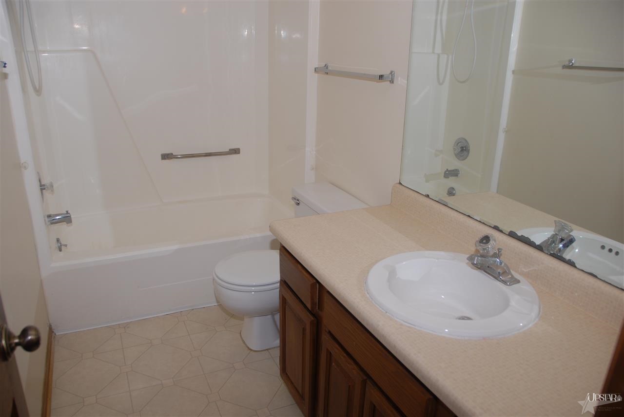 4303 Locust Spring Place Fort Wayne, IN 46804 - Photo 13 of 23 Gallery Image 13